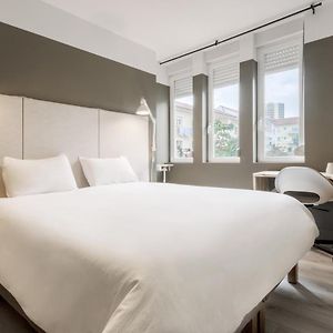 Rainbow Suites By Olala Homes
